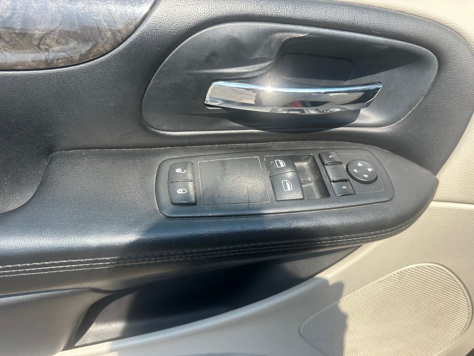 Dodge Grand Caravan SXT 2011-6
