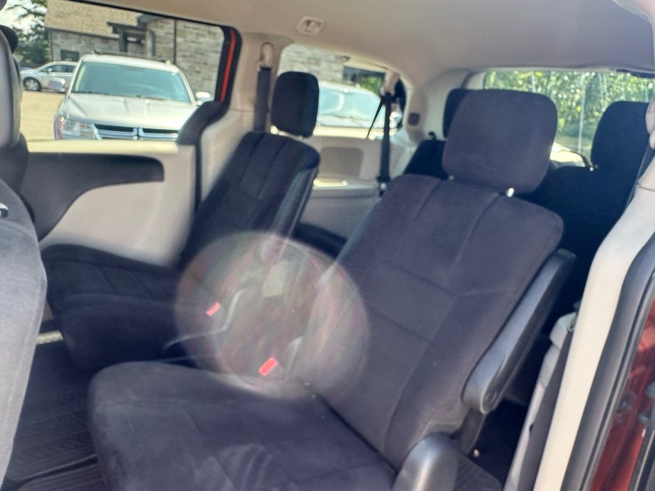 Dodge Grand Caravan SXT 2011-4