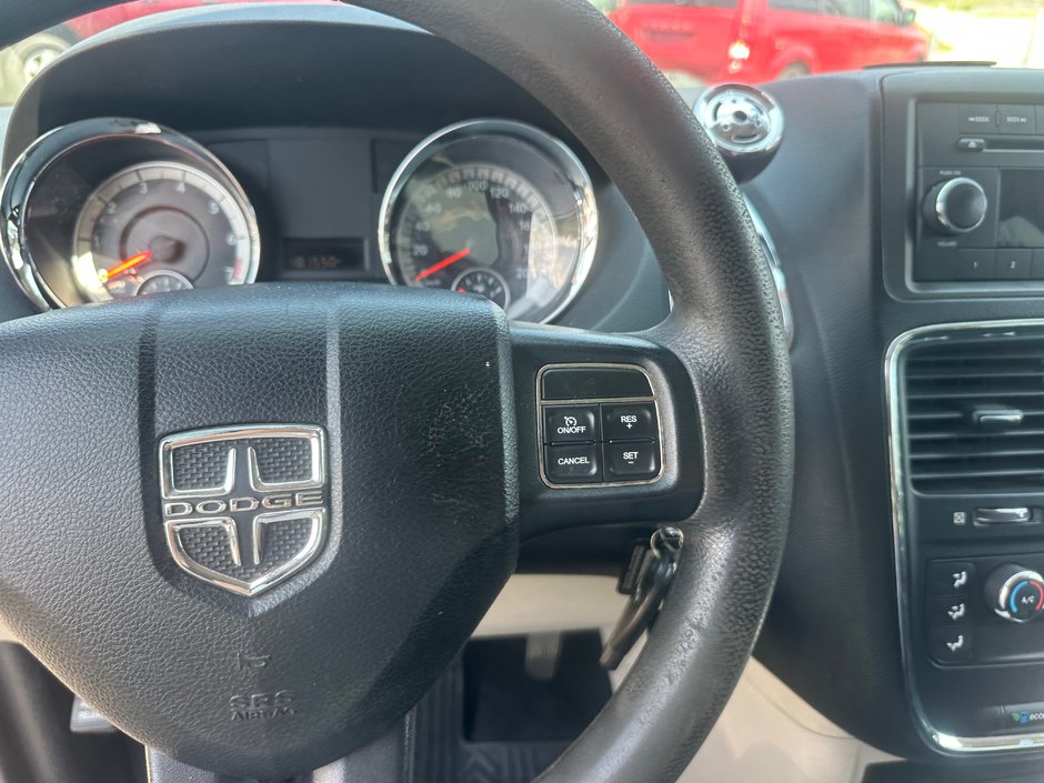 Dodge Grand Caravan SXT 2011-9