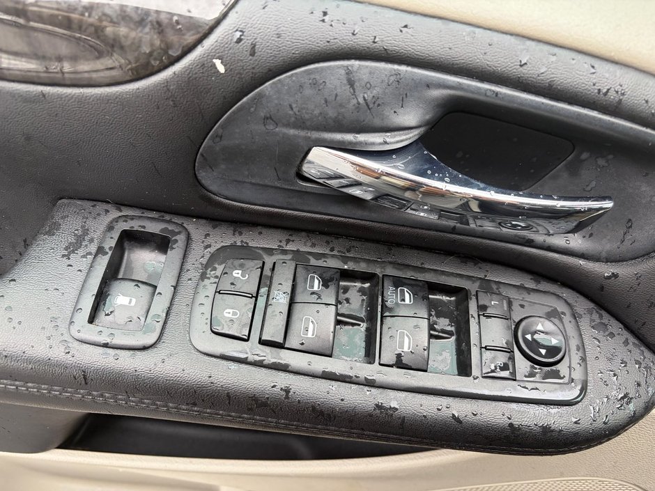 Dodge Grand Caravan SXT 2012-9
