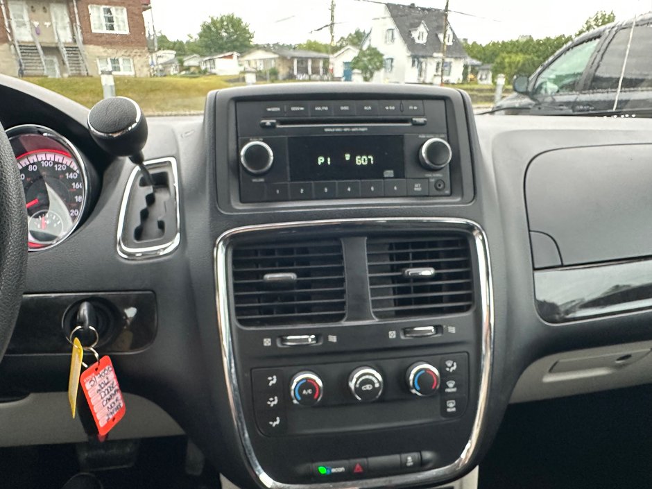 Dodge Grand Caravan SE 2012-7