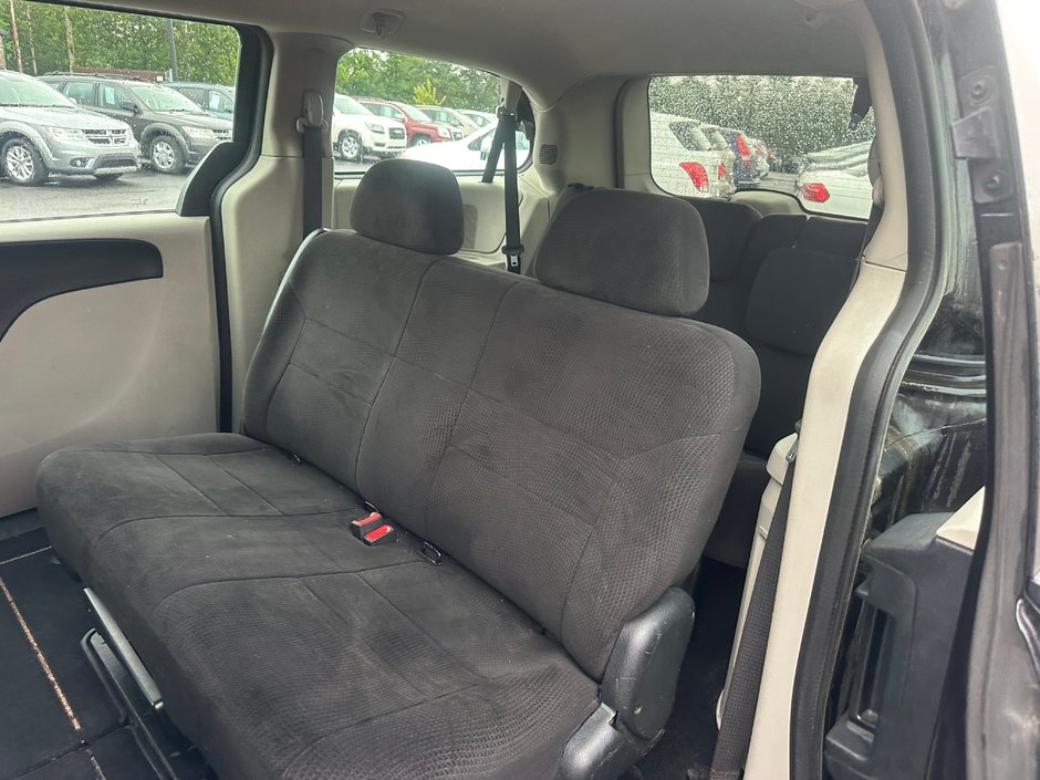 Dodge Grand Caravan SE 2012-4