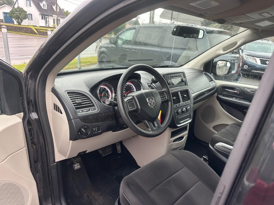 Dodge Grand Caravan SE 2012-6
