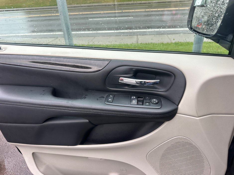 Dodge Grand Caravan SE 2012-12