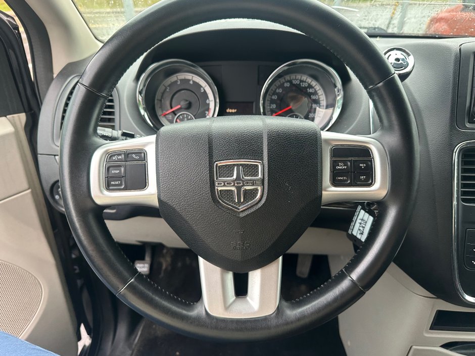 Dodge Grand Caravan SXT 2014-9