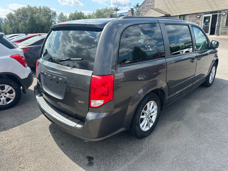 Dodge Grand Caravan SXT 2015-3
