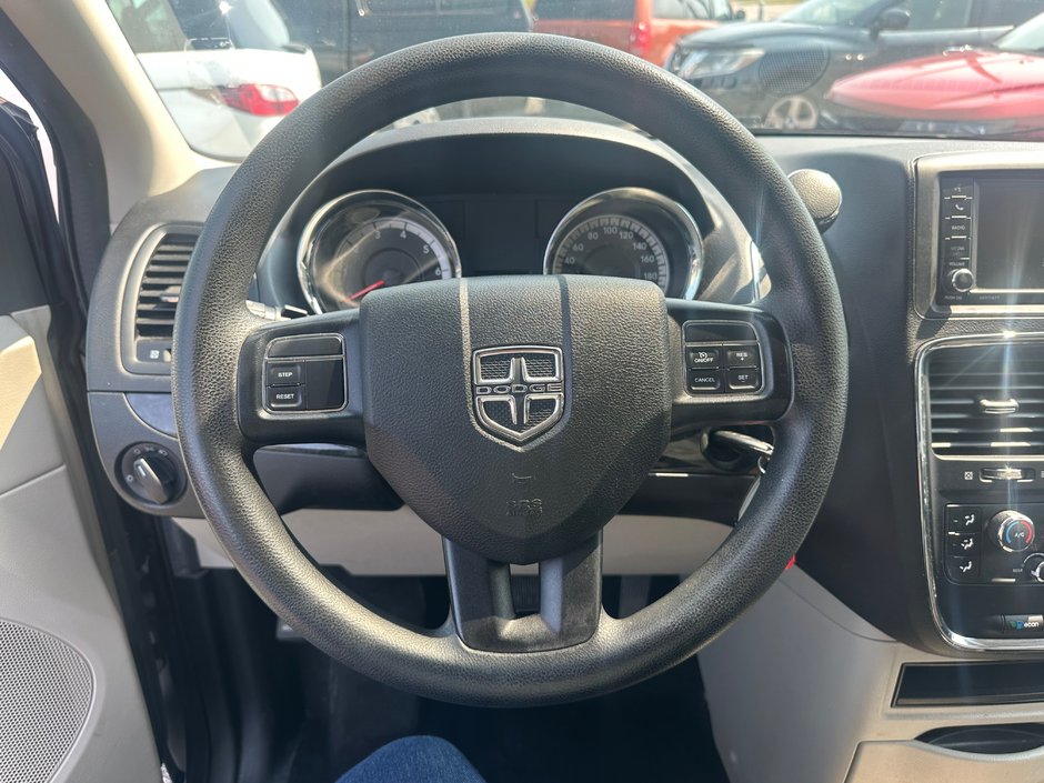 Dodge Grand Caravan SXT 2015-9