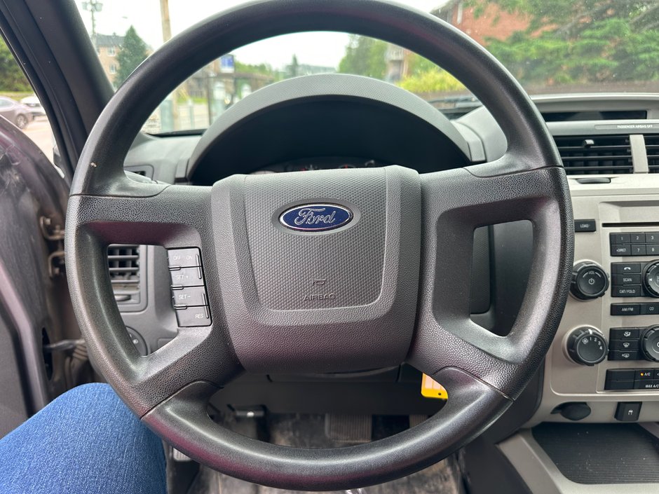 Ford Escape XLT 2009-4