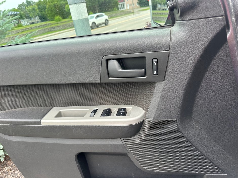 Ford Escape XLT 2009-7