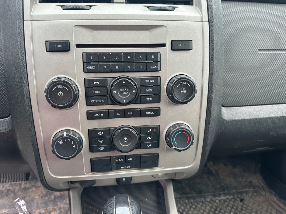 Ford Escape XLT 2009-6