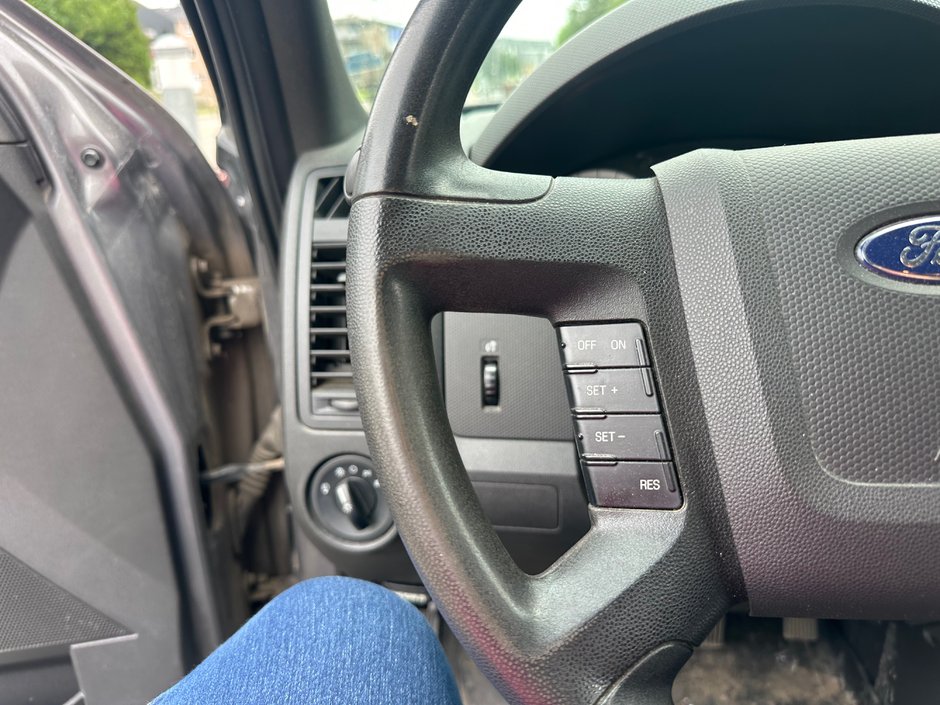 Ford Escape XLT 2009-5