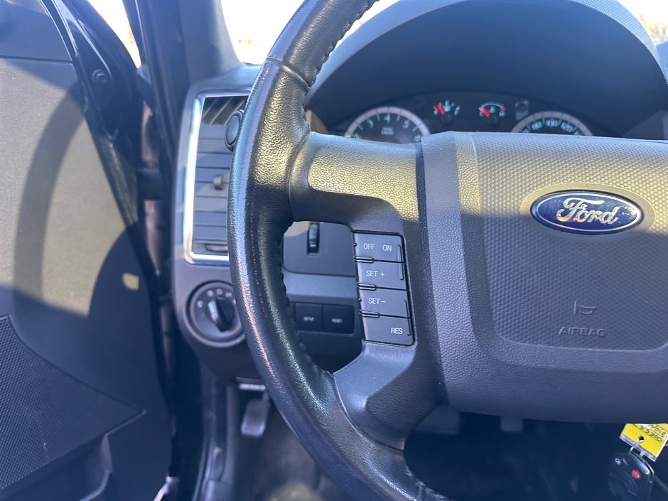 Ford Escape Limited 2011-7