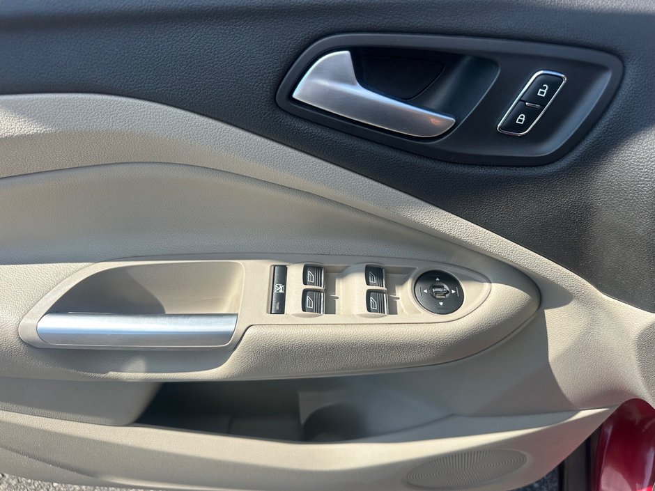 Ford Escape SE 2014-9