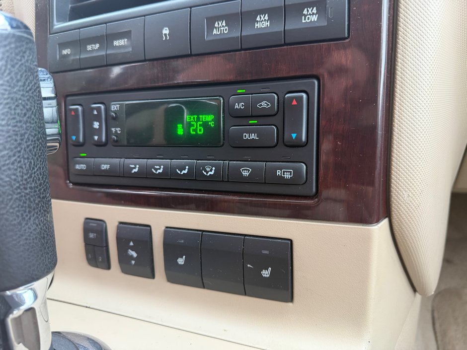 Ford Explorer Limited 2006-14