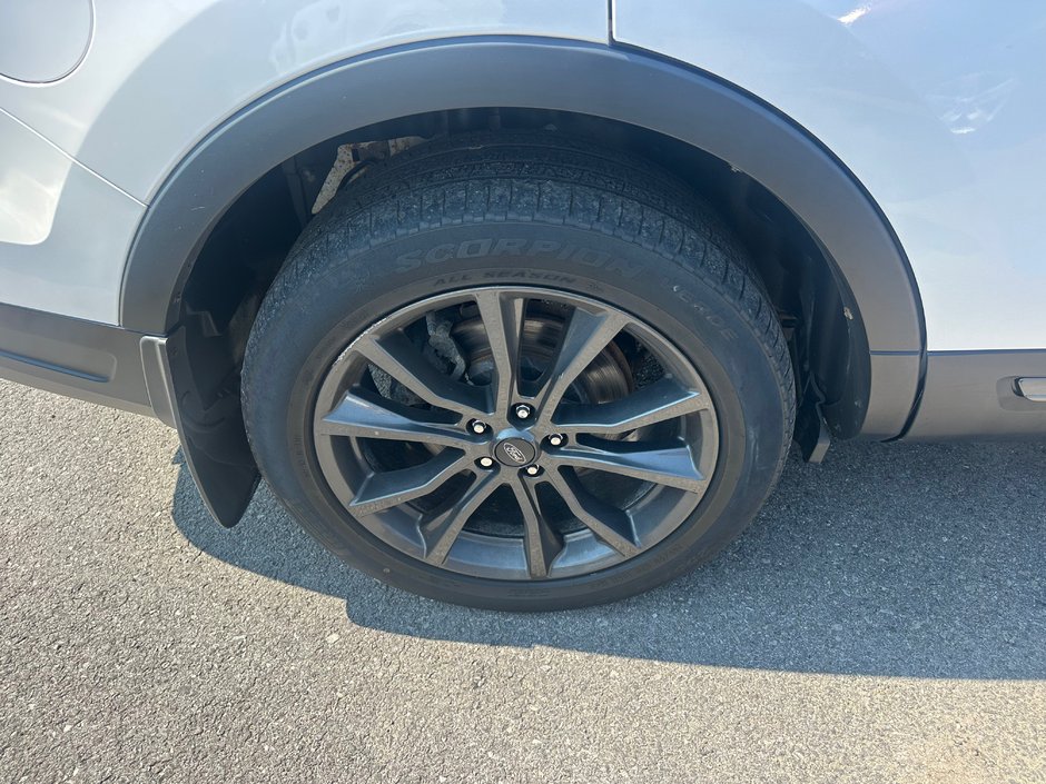 Ford Explorer XLT AWD 2018-4