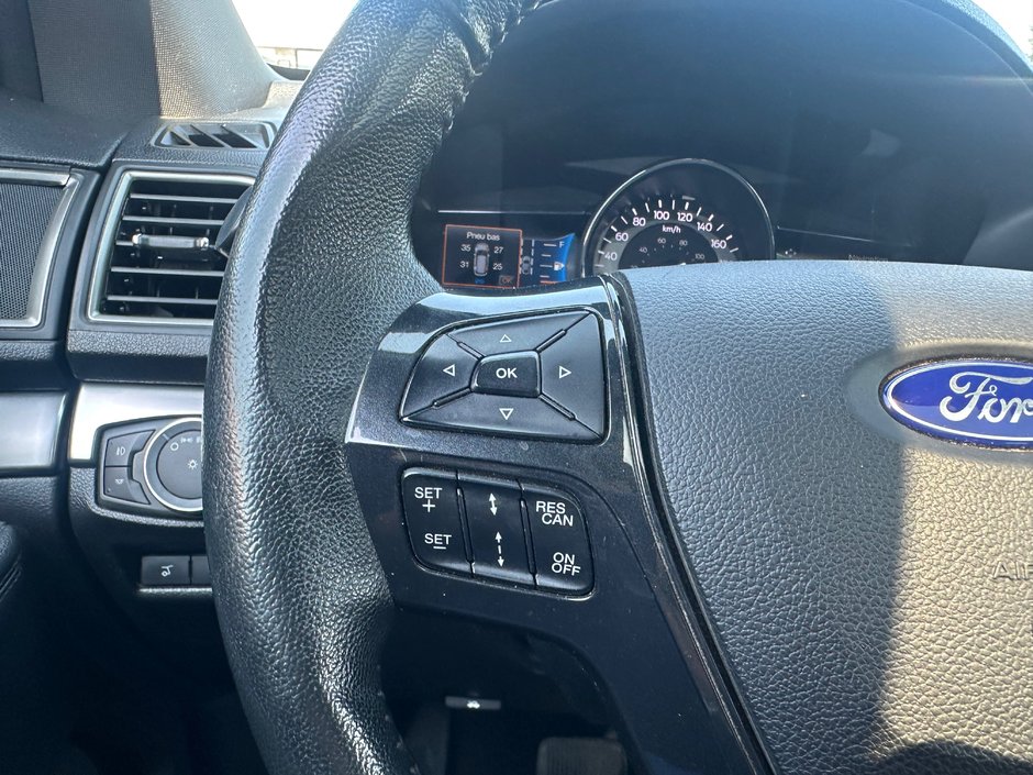 Ford Explorer XLT AWD 2018-11