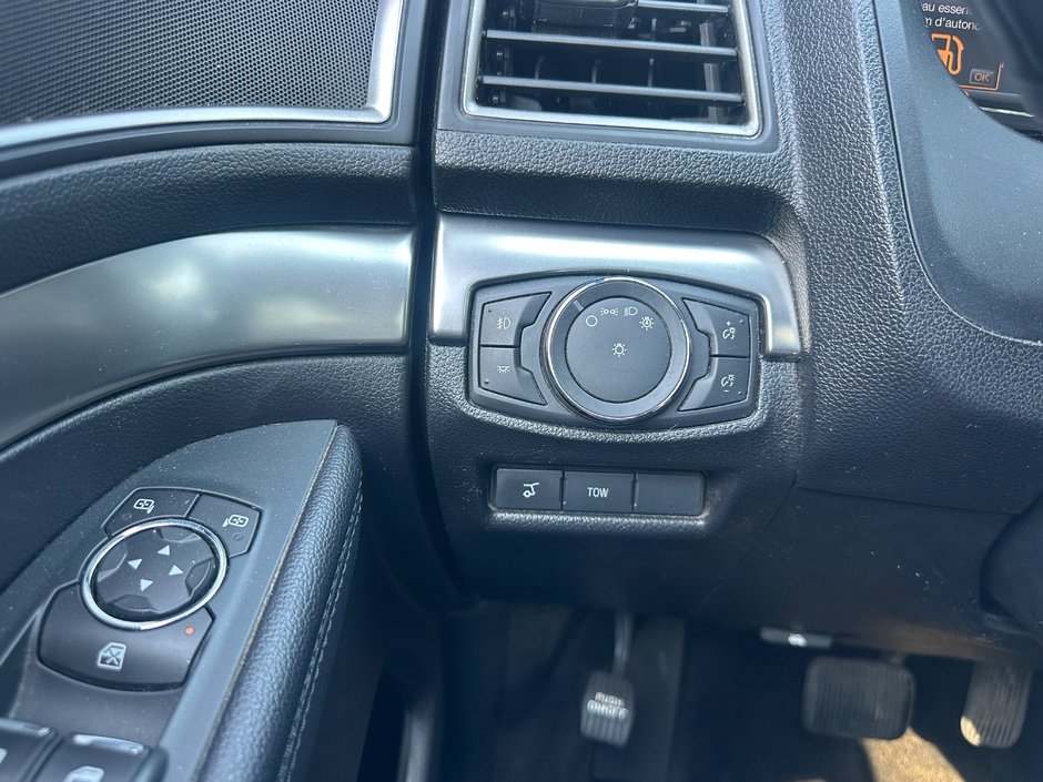 Ford Explorer XLT AWD 2018-13