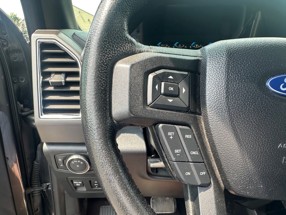Ford F-150 XLT Sport 2016-13