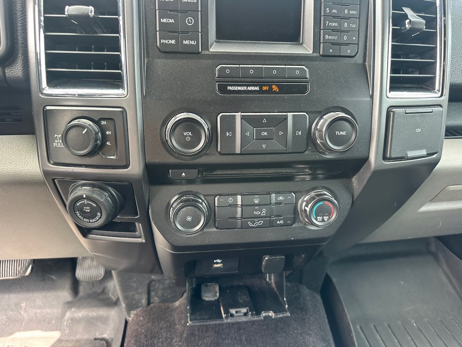 Ford F-150 XLT 2016-10