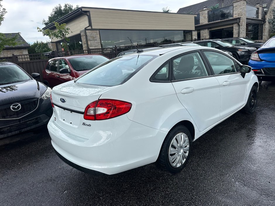 2011 Ford Fiesta SE-2