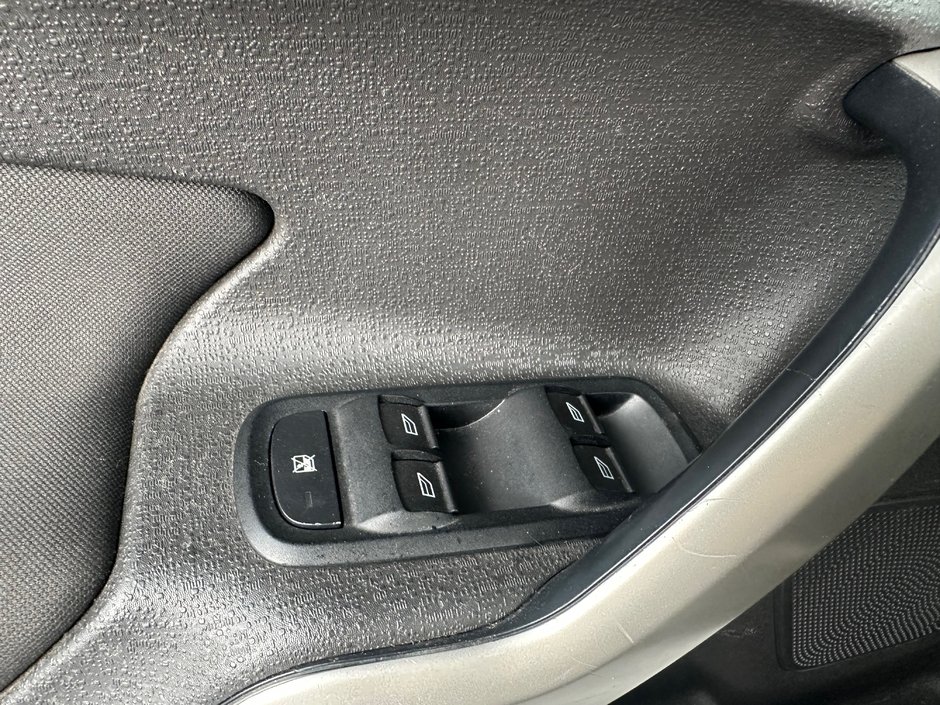 2011 Ford Fiesta SE-6