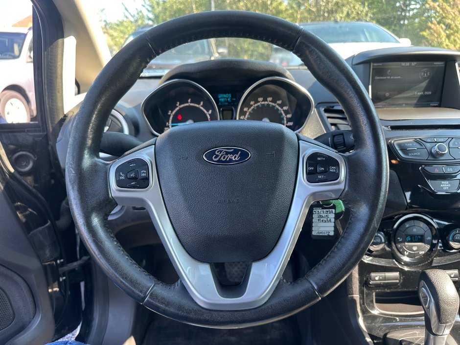 2011 Ford Fiesta SE-12
