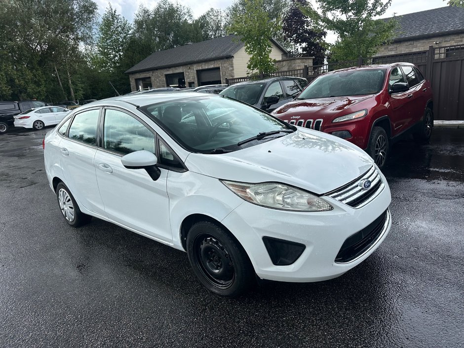 2011 Ford Fiesta SE-0