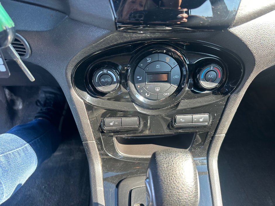 2011 Ford Fiesta SE-8