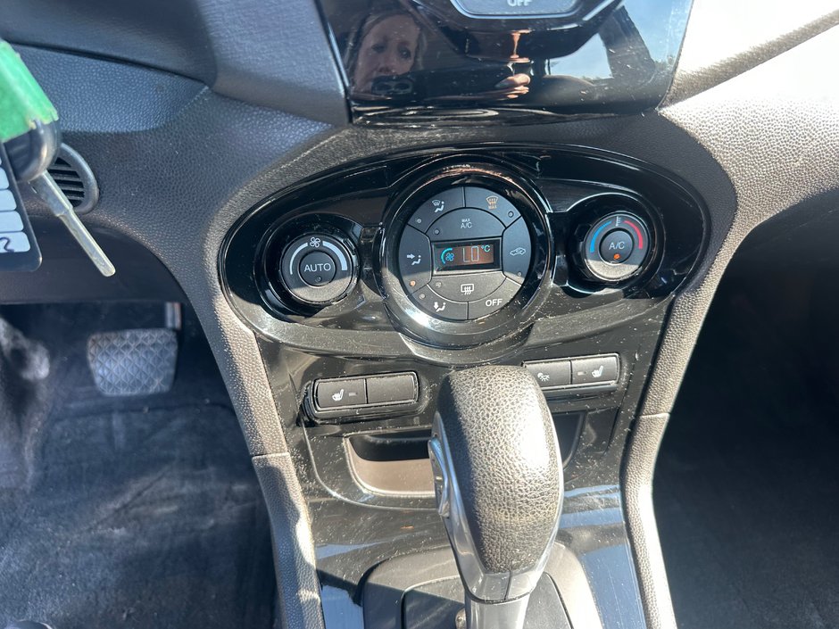 2015 Ford Fiesta SE-9