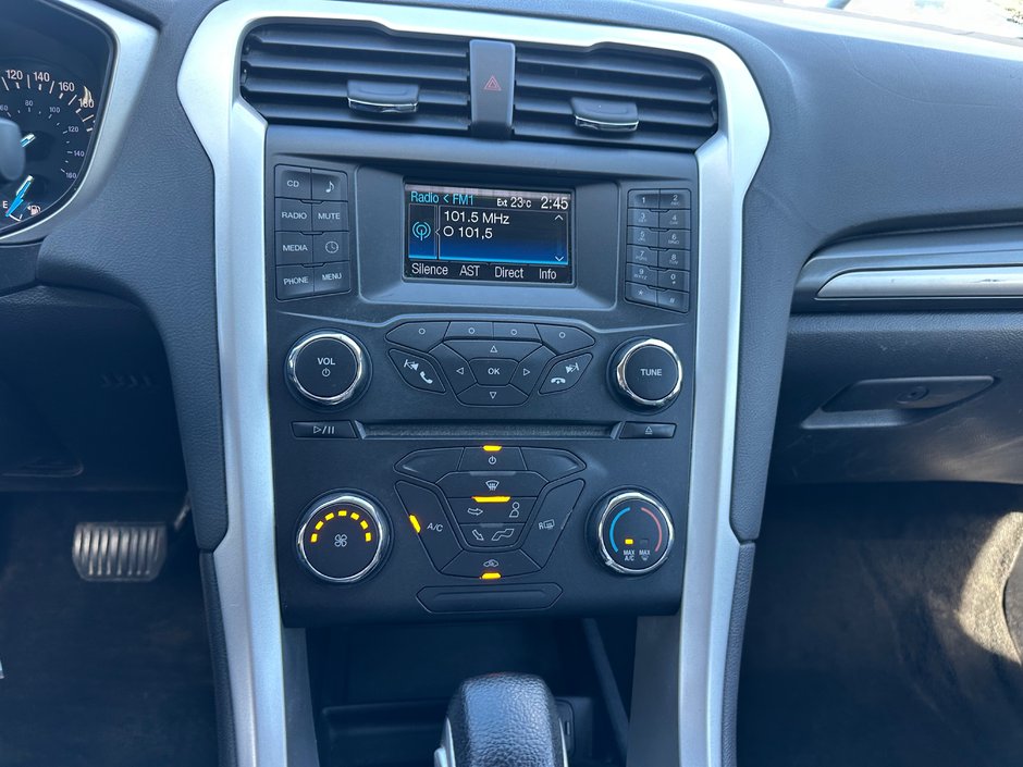 Ford Fusion S 2014-11