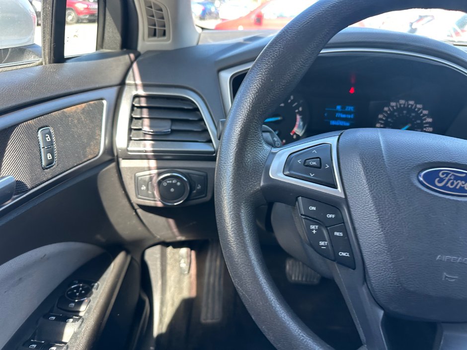 Ford Fusion S 2014-9