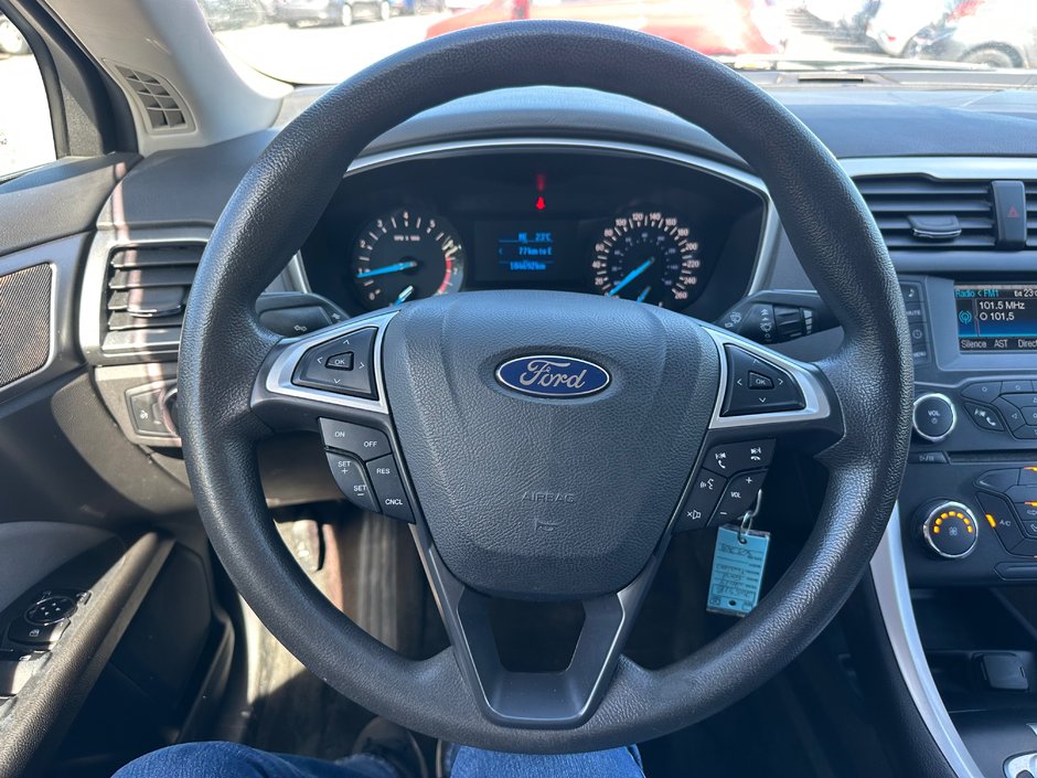 Ford Fusion S 2014-8