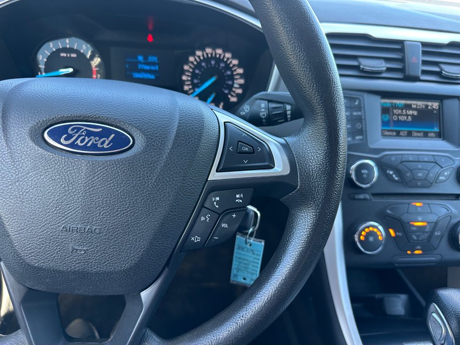 Ford Fusion S 2014-10