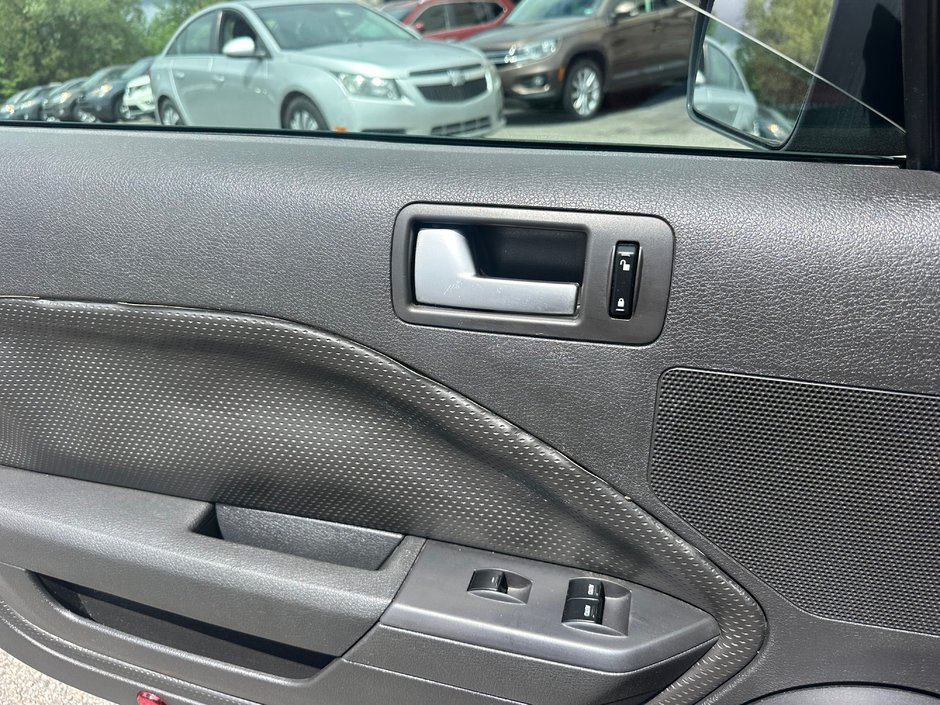 2007 Ford Mustang Décapotable-19