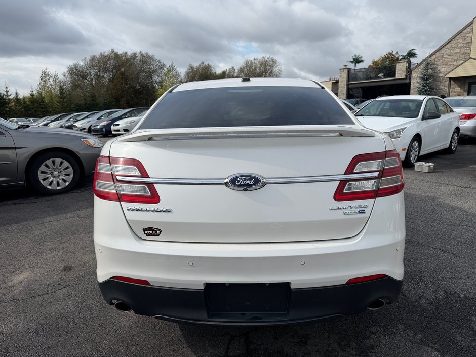 Ford Taurus LIMITED 2015-4