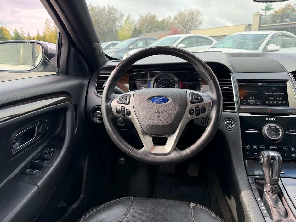 Ford Taurus LIMITED 2015-8