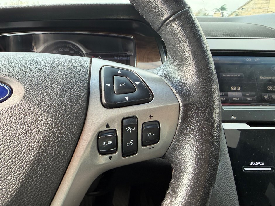 Ford Taurus LIMITED 2015-15