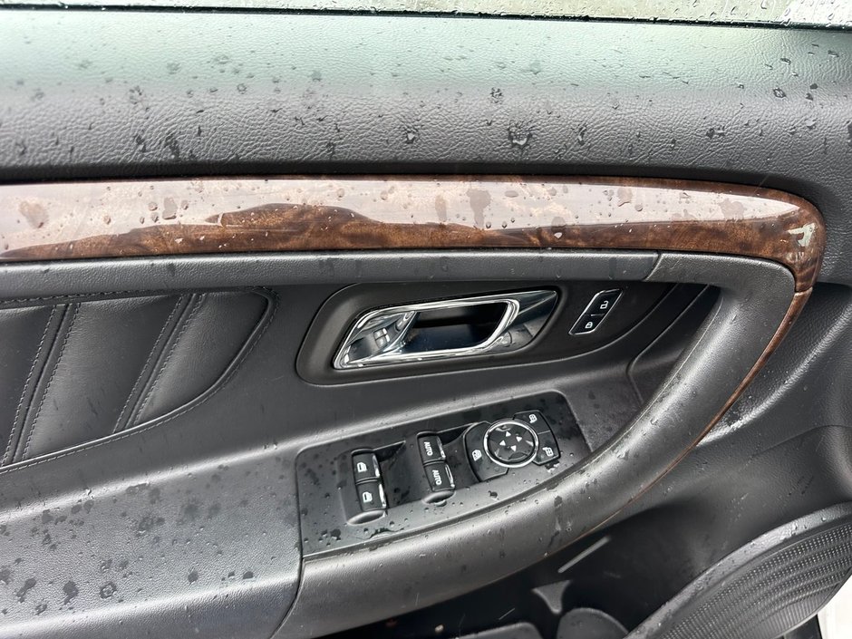2015 Ford Taurus LIMITED-11