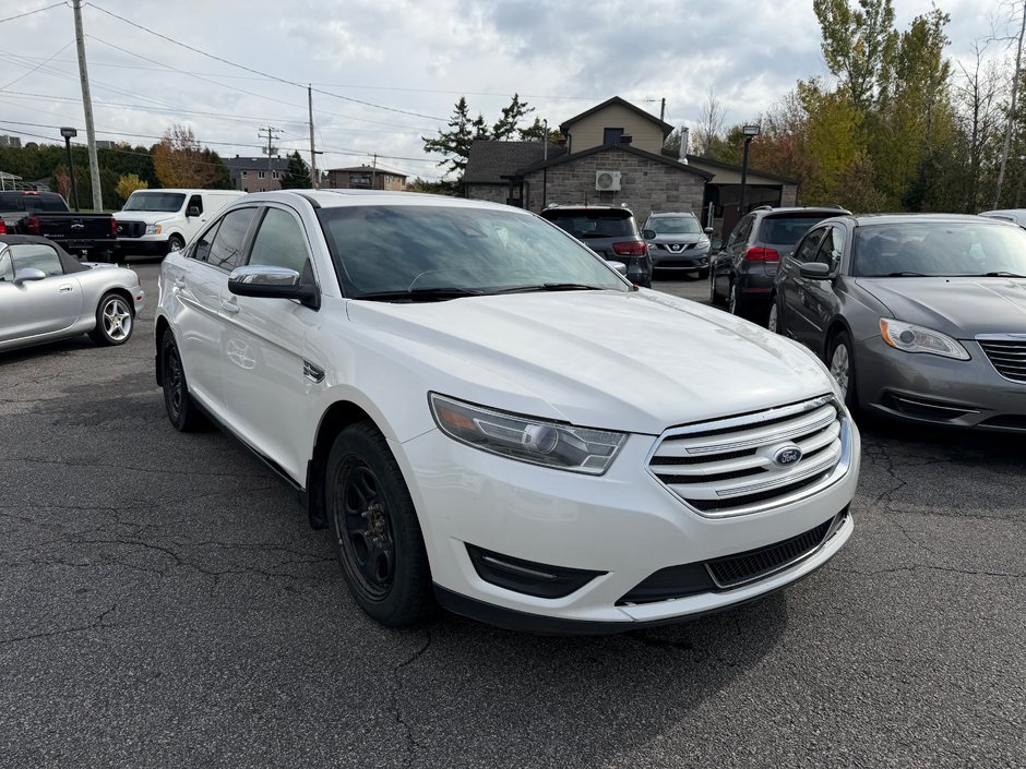 Ford Taurus LIMITED 2015-0