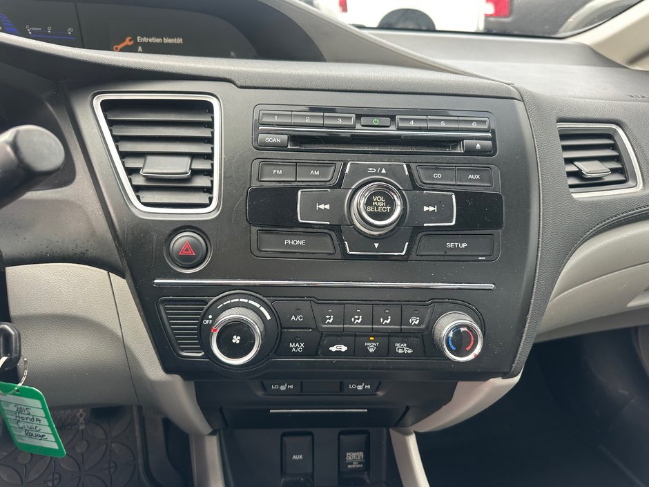 Honda Civic Sedan LX 2015-11