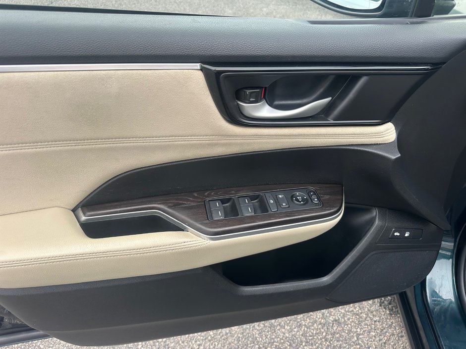 2018 Honda Clarity Plug-In Hybrid Touring-13