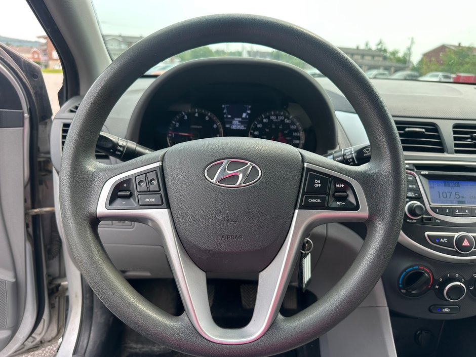 2012 Hyundai Accent GL-10