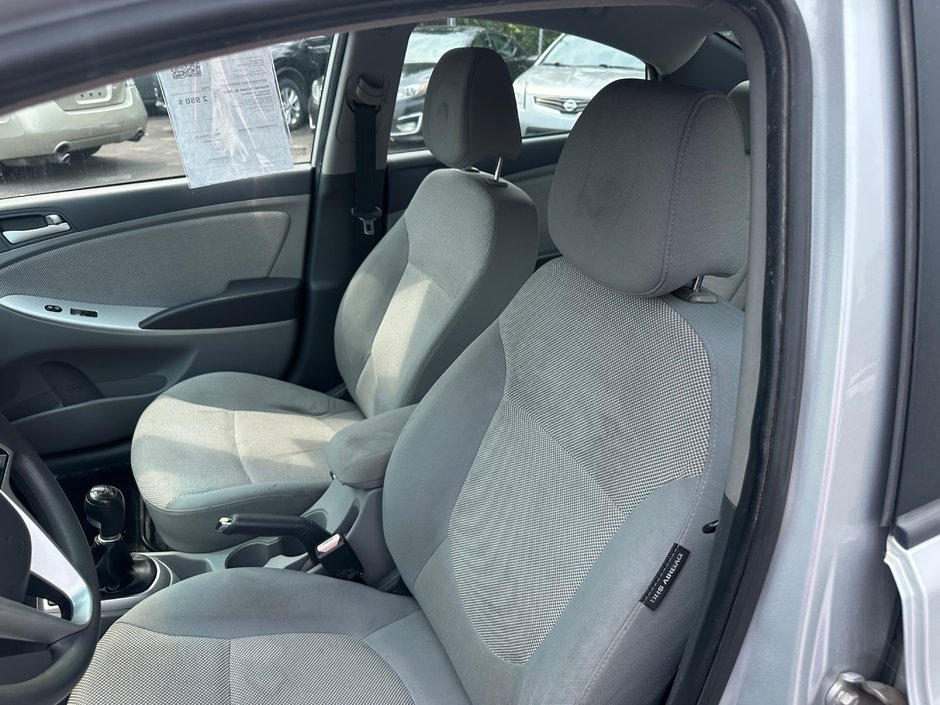 2012 Hyundai Accent GL-6