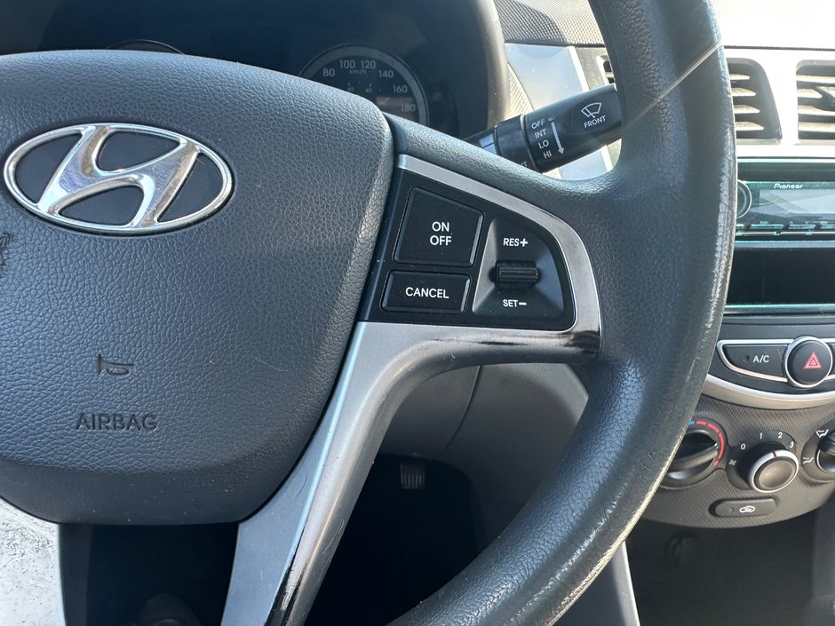 Hyundai Accent GL 2012-11