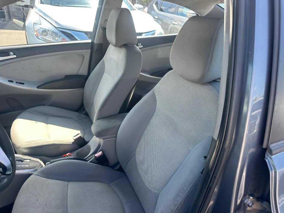 Hyundai Accent GL 2012-5