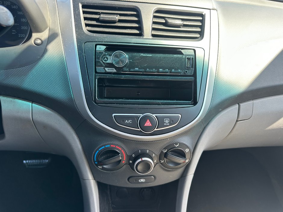 Hyundai Accent GL 2012-12