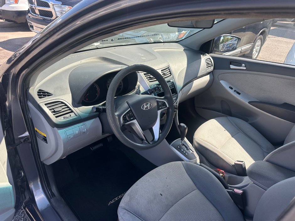Hyundai Accent GL 2012-6