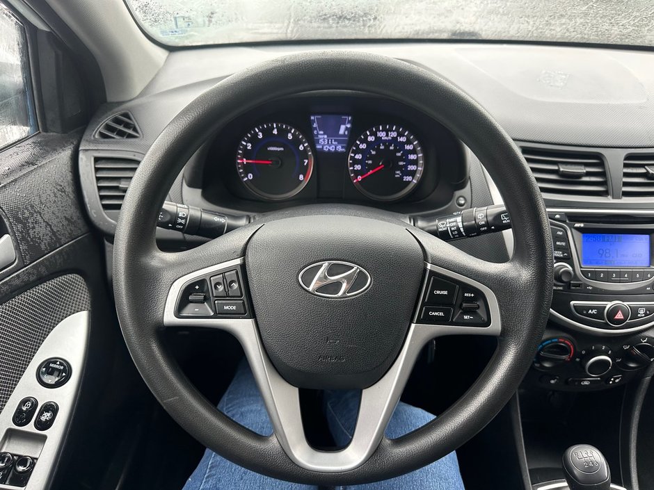 Hyundai Accent GL 2013-8