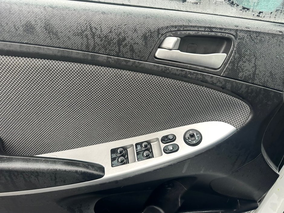 Hyundai Accent GL 2013-11
