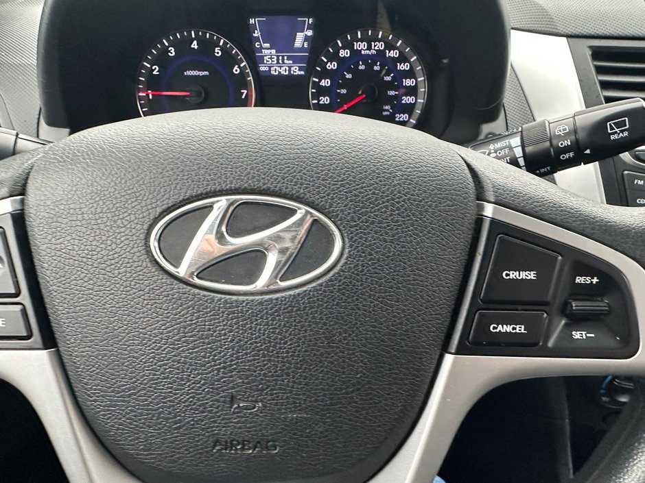 Hyundai Accent GL 2013-10